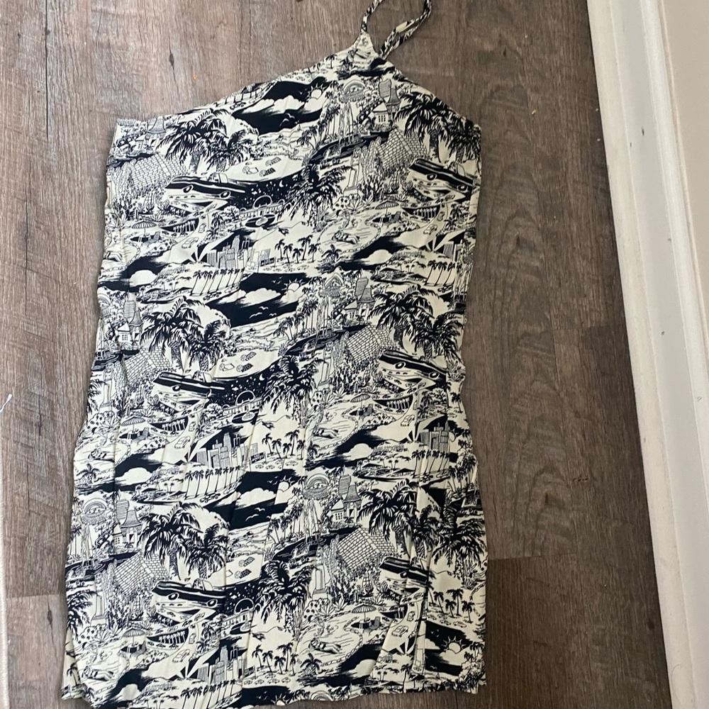 Cute Reformation dress! Size XS, great condition.
